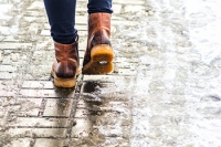 Protecting Your Feet in Chilly Work Environments